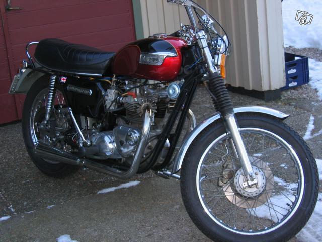 Triumph Bonneville.jpg