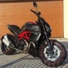 Diavel_carbon_red